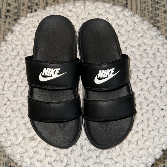 Women’s Nike sandals - Picture 3 of 3
